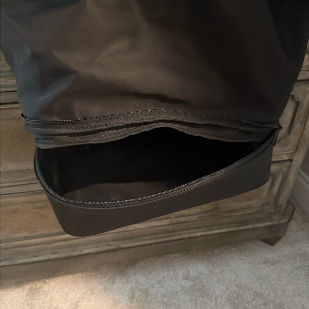 BEIS Sleek Black Cressent Crossbody Weekend Bag - Picture 7 of 13